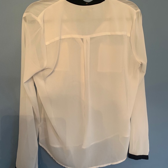 BUNDLE!! 2 Forever 21 Blouses - Picture 5 of 8